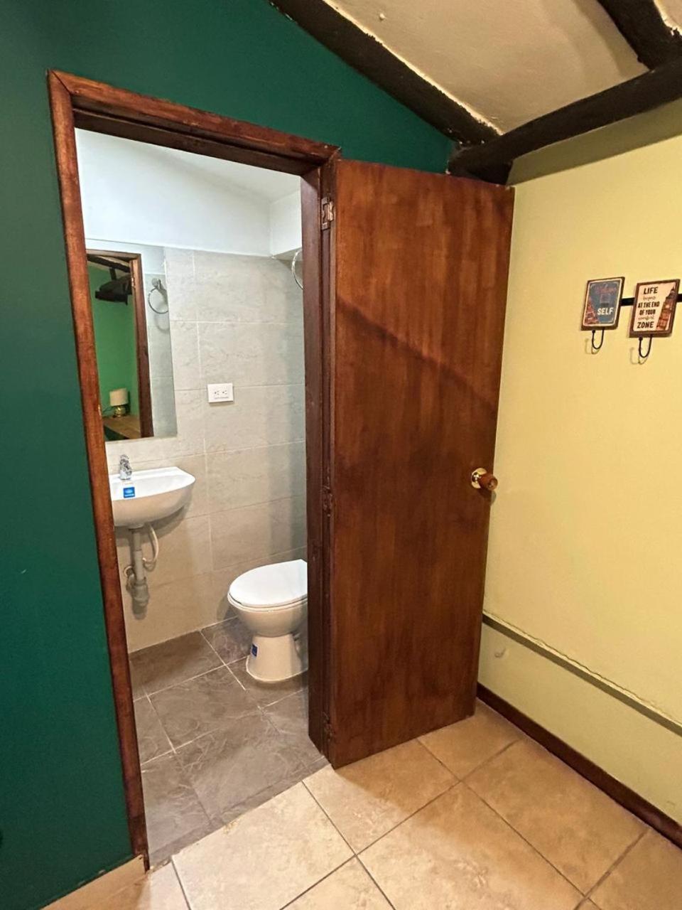 Hostal Casa Astromelia بوغوتا المظهر الخارجي الصورة