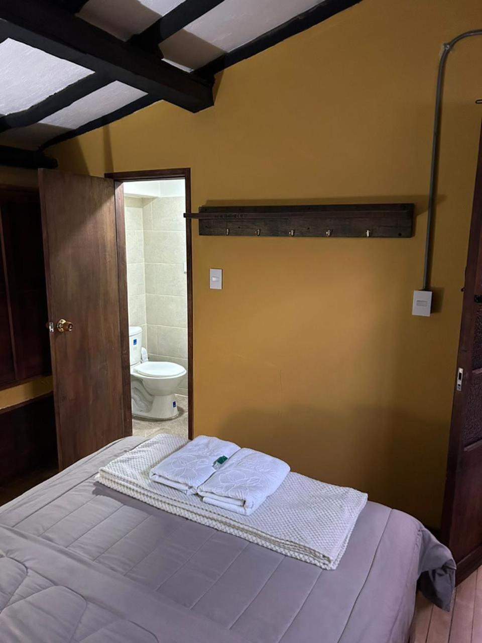 Hostal Casa Astromelia بوغوتا المظهر الخارجي الصورة